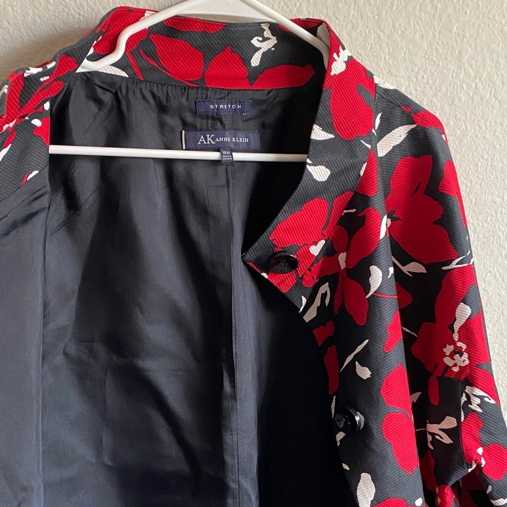 Anne Klein Red and Black Floral Blazer - Picture 15 of 16